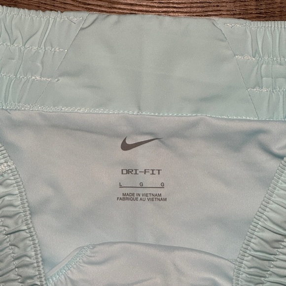 Nike One Dri Fit Mid Rise 3” Brief Lined Shorts Large - Picture 4 of 8